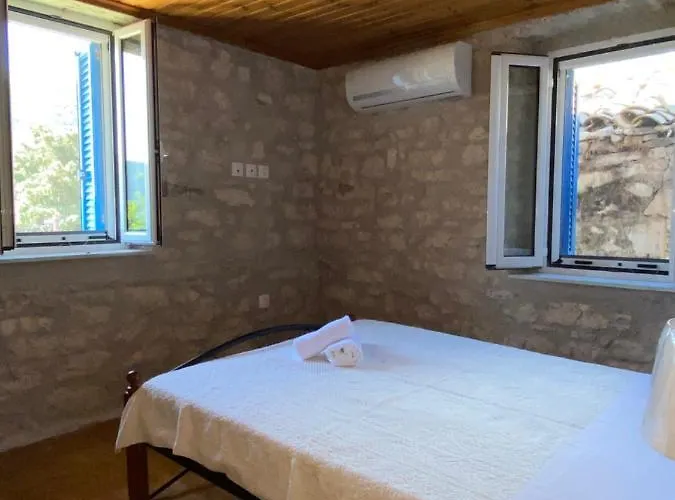 Soldatos Stone House 아파트 *